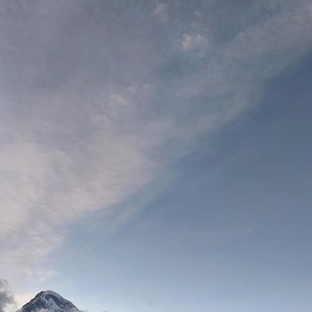 The White House Ξενοδοχείο Kazbegi Δωμάτιο φωτογραφία