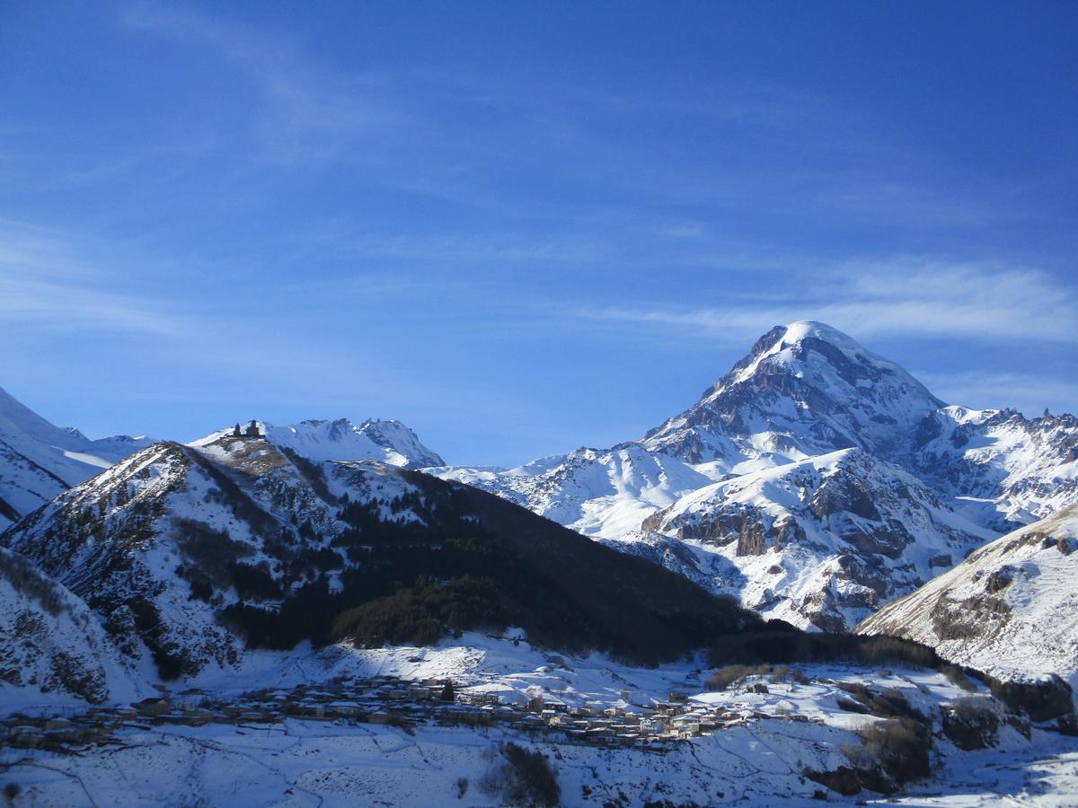 The White House Ξενοδοχείο Kazbegi Εξωτερικό φωτογραφία