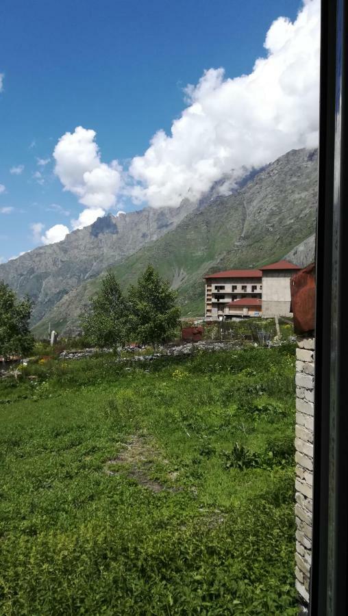 The White House Ξενοδοχείο Kazbegi Εξωτερικό φωτογραφία